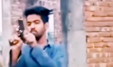 শ্রীপুরে কিশোর গ্যাং নেতার গুলিবর্ষণের ভিডিও ভাইরাল, পুলিশ তল্লাশিতে নেমেছে
