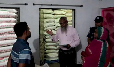 নওগাঁয় অবৈধভাবে মজুদ রাখা ৫০০ বস্তুা চাল জব্দ করেছে স্থানীয় প্রশাসন আতিয়া খাতুন