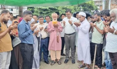 নওগাঁর মুক্তির মোড়ে জুলাই স্মৃতিস্তম্ভ’ নির্মাণ কাজের উদ্বোধন করেন জেলা প্রশাসক আব্দুল আউয়াল