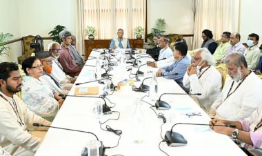 প্রধান উপদেষ্টার সঙ্গে ১৩ দল ও জোটের বৈঠক