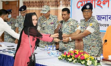 ঢাকার উত্তরা এপিবিএনের সাইবার অভিযানে ৯১টি মোবাইল ফোন উদ্ধার, মালিকদের কাছে হস্তান্তর