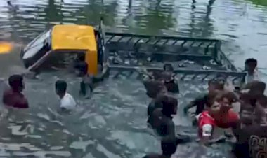 বুড়িচংয়ে ফুটবল খেলা শেষে ফেরার পথে ট্রাক খাদে, স্কুলছাত্র নিহত