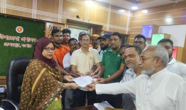 কেশবপুরে জলাবদ্ধতার স্থায়ী সমাধানের  দাবিতে মানববন্ধন ও স্মারকলিপি প্রদান