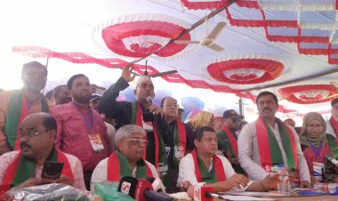 ‌দেশের স্বা‌ধীনতা ধরে রাখতে বিএন‌পি ছাড়া বিকল্প নাই -কুমিল্লায় বিএনপির কেন্দ্রীয় ভাইস চেয়ারম্যান বরকত উল্লাহ বুলু