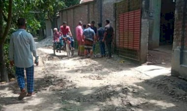 গ্রামীণ টাওয়ার হতে বালা পাড়া পর্যন্ত  ৩০০ শত ফিট্ রাস্তা মেরামত কাজ শুরু হয়েছে