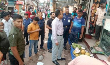 বুড়িচংয়ে ফুটপাত দখল উচ্ছেদ ও ভেজাল বিরোধী অভিযান; জরিমানা আদায়