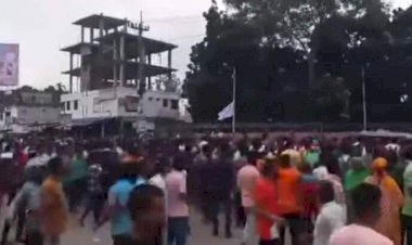 নীলফামারী উত্তরা ইপিজেডে শ্রমিক- পুলিশ যৌথবাহিনী  সংঘ*র্ষে নিহ*ত-২আ*হত অনেকে!