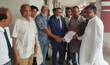 যশোর জেলা প্রশাসকের নিকট ভৈরব নদ  সংস্কার আন্দোলন কমিটির স্মারকলিপি প্রদান