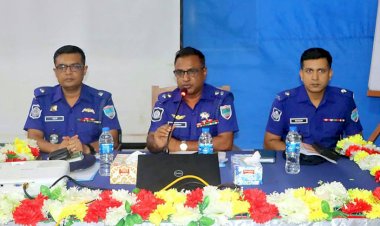 নড়াইলে পুলিশ সদস্যদের তিনিদিন মেয়াদী নির্বাচনী প্রশিক্ষণ কোর্সের শুভ উদ্বোধন করলেন এসপি রবিউল ইসলাম