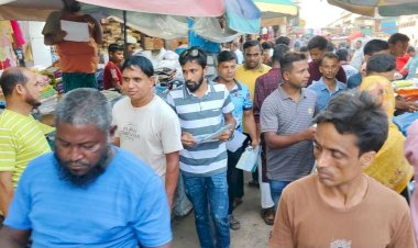 শ্রীপুরে তারেক রহমানের রূপরেখা প্রচারে বিএনপির লিফলেট বিতরণ