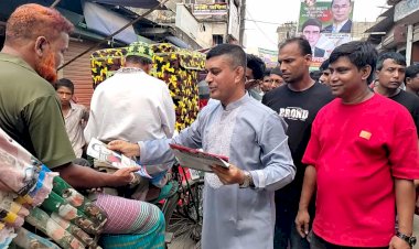 বিএনপির রাষ্ট্র কাঠামো মেরামতের ৩১ দফা বাস্তবায়নে হোমনায় ওমর ফারুক মুন্নার লিফলেট বিতরণ