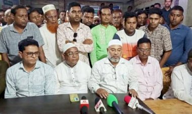 নওগাঁর মান্দা-৪ আসনে বিএনপির মনোনয়নপ্রত্যাশী জনপ্রিয়  তৃণমূলের নেতা ডা. টিপুকে সমর্থন জানিয়ে সংবাদ সম্মেলন