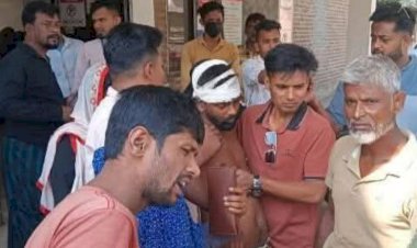 নরসিংদীর আদালত ভবনে দূর্বৃত্তদের হামলায় সিয়াম নামে এক যুবক গুরুত্বর আহত