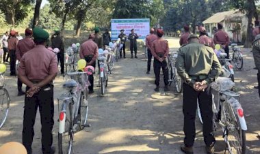 রংপুর রেঞ্জ কমান্ডারের দিনাজপুর আনসার-ভিডিপি কর্মকর্তা সাথে মতবিনিময় ও সাইকেল বিতরণ