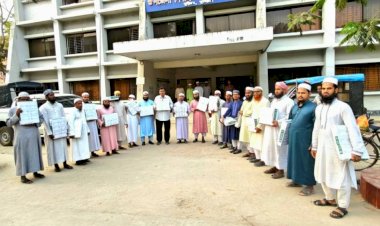 বুড়িচংয়ে ২১টি মাদ্রাসা ও এতিমখানায় সৌদি আরবের উপহার খেজুর বিতরণ