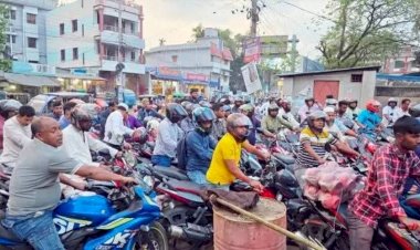 নওগাঁর ১১ উপজেলায় ফুয়েল অ্যাপের মাধ্যমে তেল বিক্রি শুরু হয়েছে ফিলিং স্টেশন গুলো