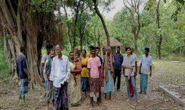 নওগাঁর মান্দা মৈনম হাইস্কুল শতবর্ষ জয়কালী মন্দির রক্ষায় পুকুর খননে অনুমতি না দেওয়ার দাবী সনাতনী ধর্মাবলম্বীদের