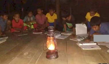 প্র'যু'ক্তির যুগে হারিয়ে যাওয়া গ্রামীণ সন্ধ্যার ঐতিহ্য!