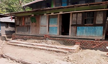 বিষয়: বসতঘরের সিঁড়ি নির্মানে বাধা, প্রাণনাশের হুমকি ও চিহ্নিত সন্ত্রাসীর দৌরাত্ম প্রসঙ্গে।