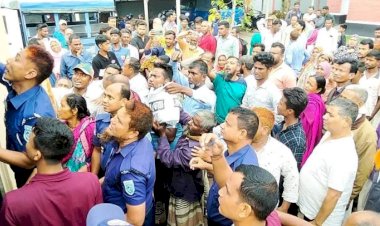 দিনাজপুরের সেতাবগঞ্জ ফিলিং স্টেশনে বিশৃঙ্খলা সৃষ্টি ও অবৈধ অর্থ লেনদেনের দায়ে ১৩ জনকে ভ্রাম্যমান আদালতের জরিমানা
