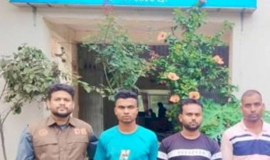 দিনাজপুরের পার্বতীপুরে ৩টি ব্যাটারীচালিত অটোচার্জার ভ্যান উদ্ধার এবং ৩ জন চোরচক্রের সদস্য আটক!
