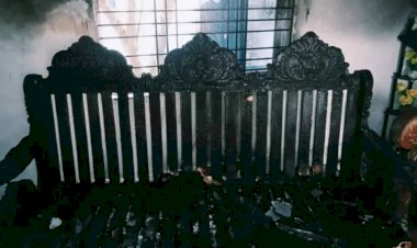হোমনায় দুর্বৃত্তের আগুনে যুবদল নেতার বাড়ি পুড়ে ভস্মীভূত।। কয়েক লক্ষ টাকার ক্ষয়ক্ষতির অভিযোগ
