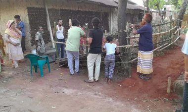 নওগাঁর মহাদেবপুরে চলাচলের রাস্তায় বাঁশের বেড়া দিয়ে প্রতিবন্ধকতা তৈরী ও ৮ পরিবারের পঞ্চাশ জনের চলাচলে দূর্ভোগ