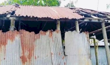 পীরগাছায় ঘরের অভাবে মানবেতর জীবনযাপন