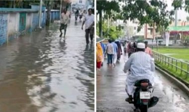 কেশবপুরে ভারী বৃষ্টিতে সরকারি দপ্তরের  প্রবেশপথ তলিয়ে, দুর্ভোগে পথচারীরা