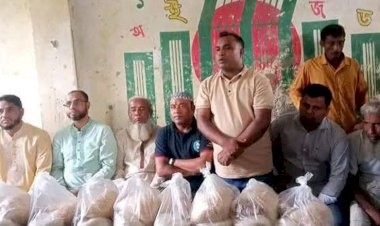 চট্রগ্রামের আনোয়ারায় বন্যাদুর্গতদের মাঝে ত্রাণ বিতরণ করেছে পেশাজীবী দল ও যুবদল