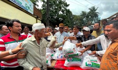 পাহাড়ধস ও বন্যায় ক্ষতিগ্রস্ত তুমব্রুতে জেলা বিএনপির ত্রাণ বিতরণ