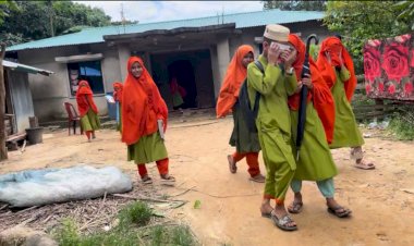 নাইক্ষ্যংছড়ির বাইশারী মডেল ইকতেদায়ী মাদ্রাসার নির্মাণকাজে অনিয়ম ও স্থবিরতা: চরম ভোগান্তিতে শিক্ষার্থীরা!