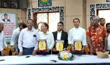 ফটিকছড়ি আহমদিয়া রহমানিয়া উচ্চ বিদ্যালয়ের সভাপতি নির্বাচিত হওয়ায় এড. সৈয়দ আনোয়ার উল্লাহকে সংবর্ধনা