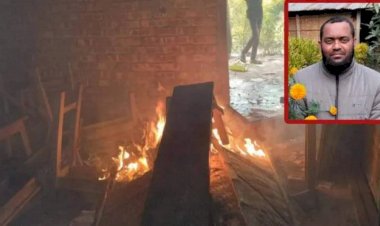 নওগাঁর বদলগাছিতে শিক্ষার্থীকে ধর্ষণচেষ্টার অভিযোগ প্রধান শিক্ষকের বিরুদ্ধে, স্কুলে অগ্নিসংযোগ