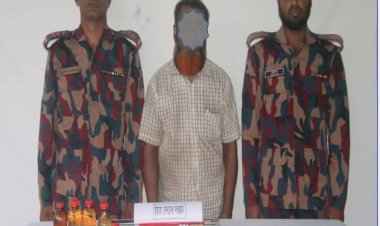 নাইক্ষ্যংছড়িতে বিজিবির অভিযানে ইয়াবা, বাংলা মদসহ এক ব্যক্তি আটক