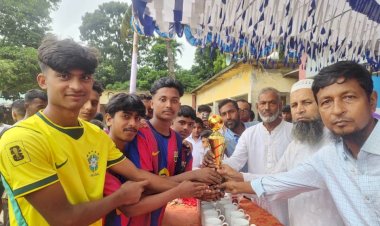 রায়দৌলতপুর উচ্চ বিদ্যালয়ে আন্তঃশ্রেণি ফুটবল প্রতিযোগিতার ফাইনাল অনুষ্ঠিত