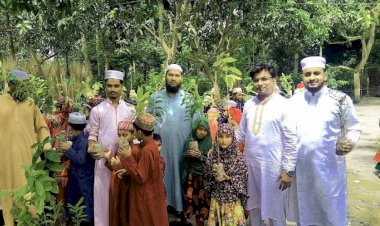 কেশবপুরে বাবার রুহের মাগফিরাত কামনায়   ২০০ গাছের চারা বিতরণ