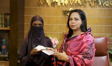 নরসিংদীতে অসহায় মালা আক্তারের পাশে জেলা প্রশাসন