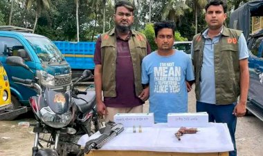 ভোরের আলো ফোটার আগেই ডিবির জালে অস্ত্র ও গুলিসহ দুর্ধর্ষ কারবারি আটক