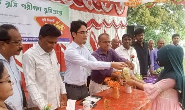 রুহিয়ায়  বৃত্তিপ্রাপ্ত কৃতি শিক্ষার্থীদের সংবর্ধনা অনুষ্ঠিত