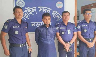 নড়াইলে মাদরাসাছাত্রকে বলাৎকারের অভিযোগ শিক্ষকে গ্রেফতার করছে পুলিশ
