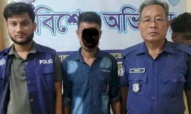 রাঙ্গুনিয়ায় মাদক বিরোধী অভিযান: ১০ পিস ইয়াবা ও ১০০ লিটার চোলাইমদসহ গ্রেফতার ৪