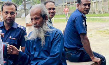 নওগাঁর রানীনগরে তৃতীয় শ্রনীর ছাত্রীর ধর্ষন চেষ্টার অভিযোগে ৭০বছরের এক বৃদ্ধকে গ্রেফতার