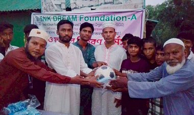 পীরগাছায় SNK DREAM Foundation-এর উদ্যোগে জার্সি ও ফুটবল বিতরণ