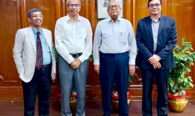 ঢাকায় বাংলাদেশ ব্যাংকের গভর্নরের সাথে পেশাজীবী দলের নেতার সৌজন্য সাক্ষাৎ ব্যাংকিং শাখা কমিটি নিয়ে গুরুত্বপূর্ণ মতবিনিময়