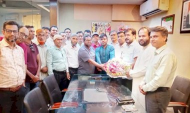 ঢাকায় পেশাজীবী দলের মহানগর উত্তর নেতৃবৃন্দের সাথে কেন্দ্রীয় নেতাদের মতবিনিময় : সাংগঠনিক কার্যক্রম জোরদার ও ডেঙ্গু প্রতিরোধে জনসচেতনতা সৃষ্টির উপর গুরুত্বারোপ