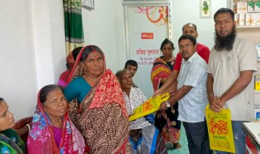 ‎বালিয়াকান্দিতে স্বপ্নছোঁয়া ফাউন্ডেশনের উদ্যোগে শারদীয় উৎসব উপলক্ষে বস্ত্র বিতরণ