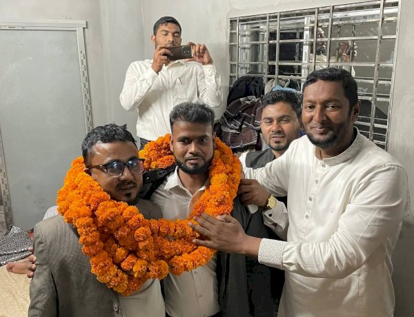 কাঠালিয়ায় ছাত্রদলের সহ সভাপতি ও সাধারণ সম্পাদক সহ অর্ধশতাধিক নেতা কর্মীর জামায়াতে যোগদান।