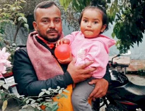 বজ্রাঘাতে প্রাণ গেল বাবার, কোল থেকে ছিটকে প্রাণে বাঁচল শিশু সন্তান