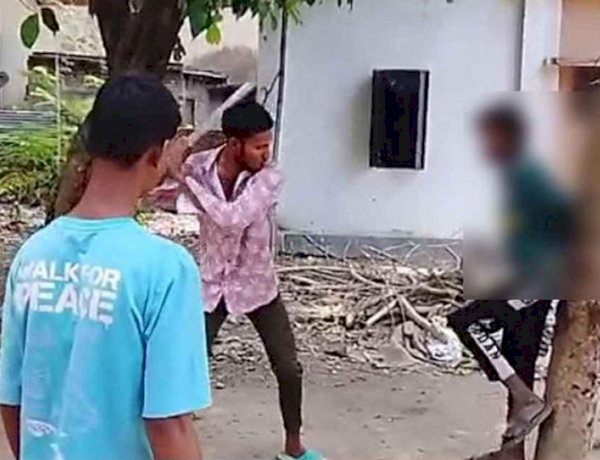 গাছে বেঁধে  নির্যাতনের অভিযোগে  গ্রেপ্তার ২